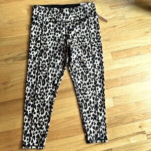Women’s Victoria Secret cheetah leopard print leggings NWT size 16 7/8 length